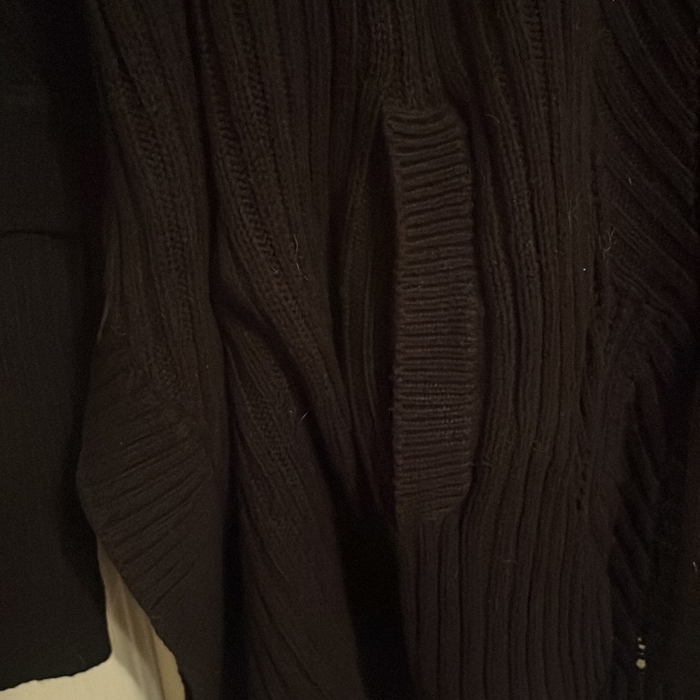 Sweater - Picture 3 of 4